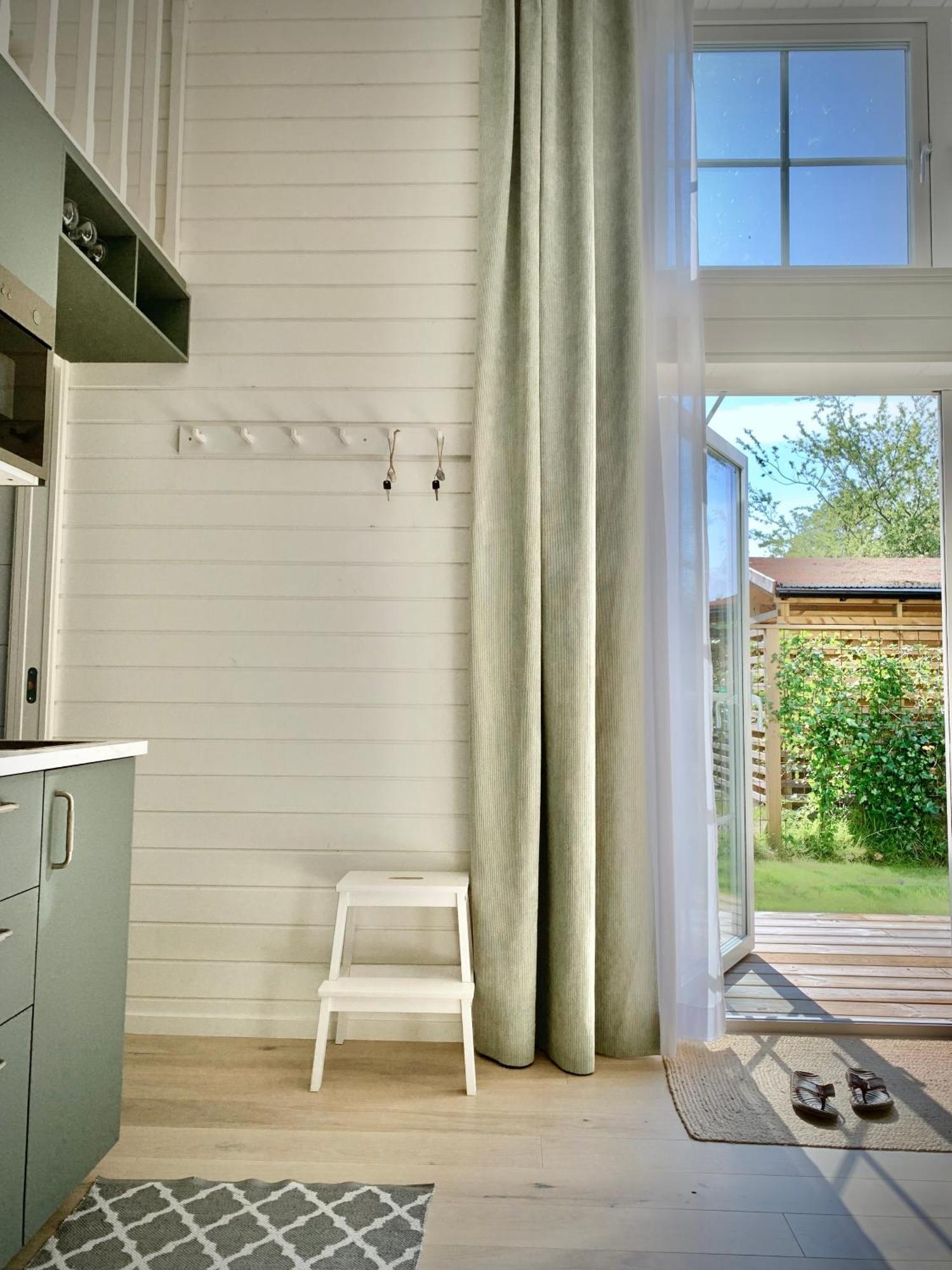 Strandnaera, Pergola, P-Plats I Hoellviken Eksteriør billede